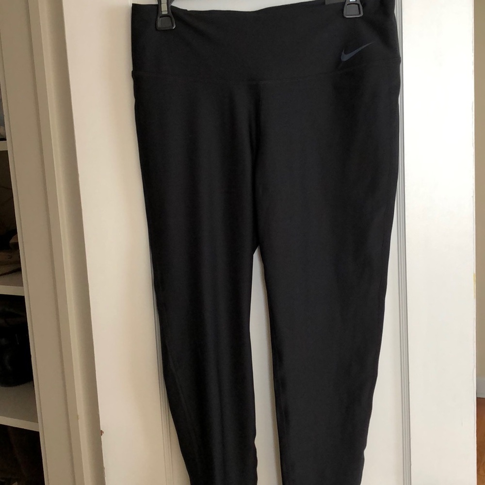 Nike L full length black leggings NWT